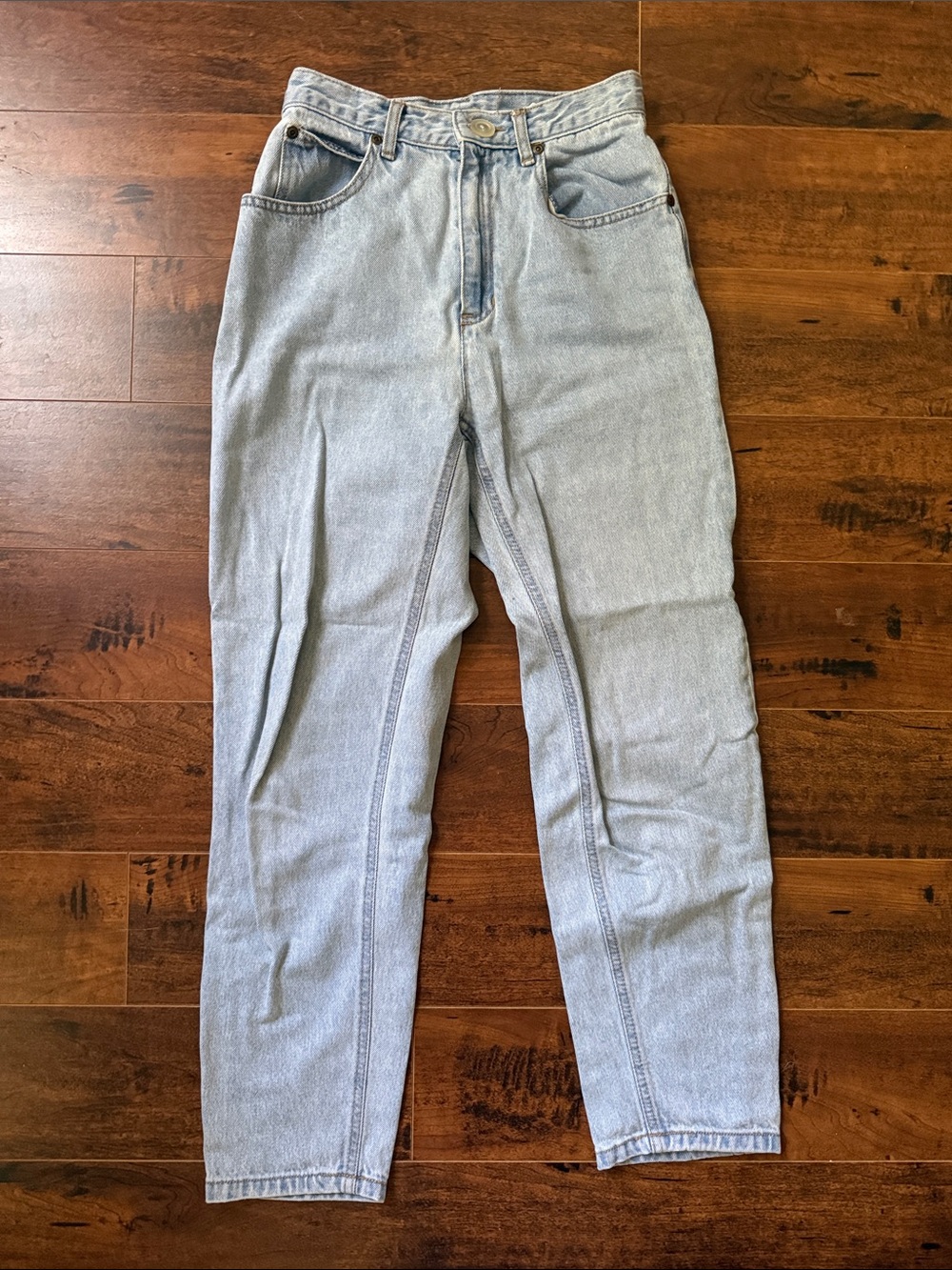 Liz Claiborne Light Wash High-Rise Jeans
